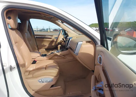 2011 Porsche Cayenne z USA, uszkodzony, nr VIN WP1AA2A21BLA05804